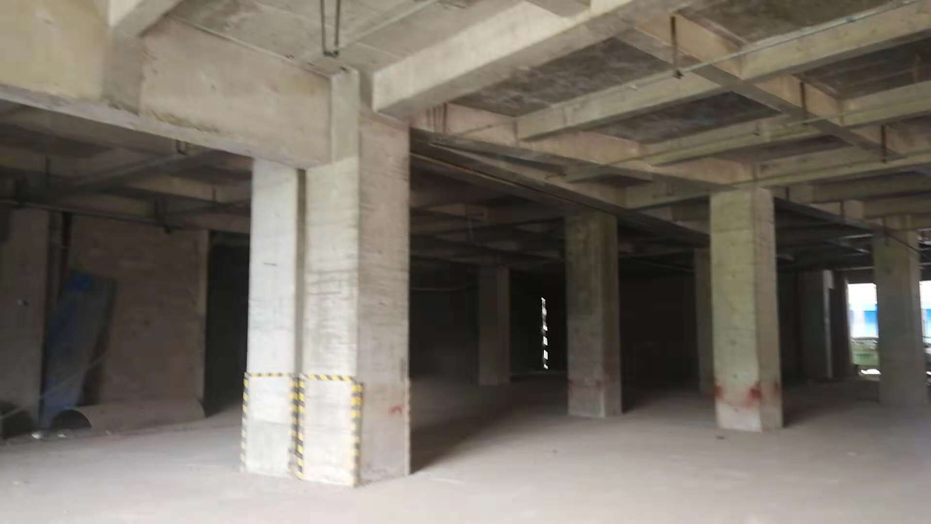 东大街商城出售